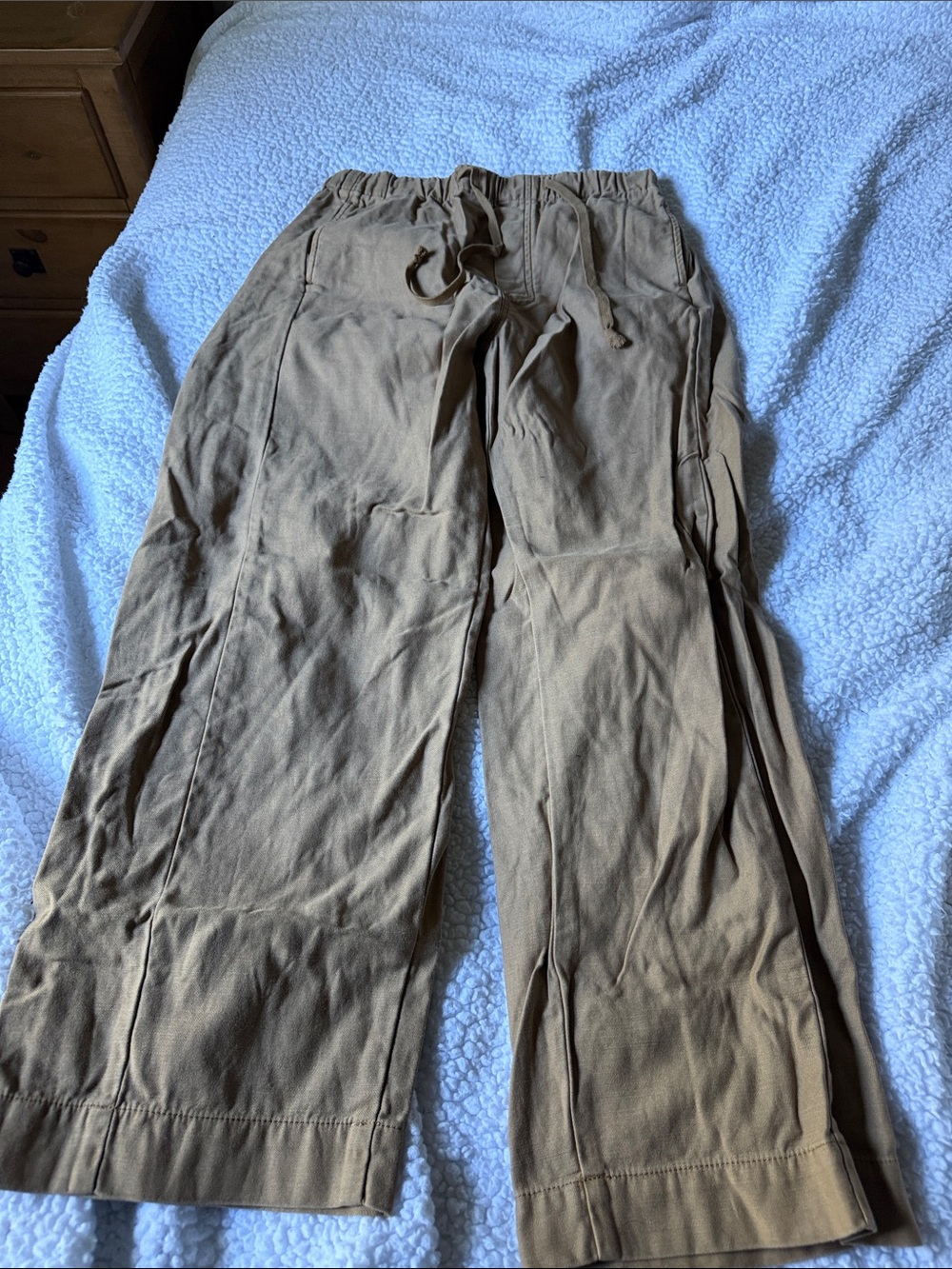 MOTHER Men's Wide-Leg Cargo Pants in Khaki Brown